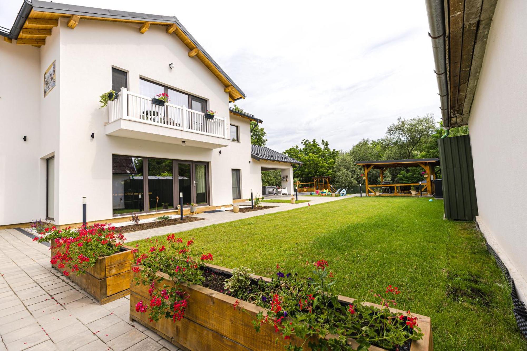 Ioanaguesthouse Turda Bagian luar foto