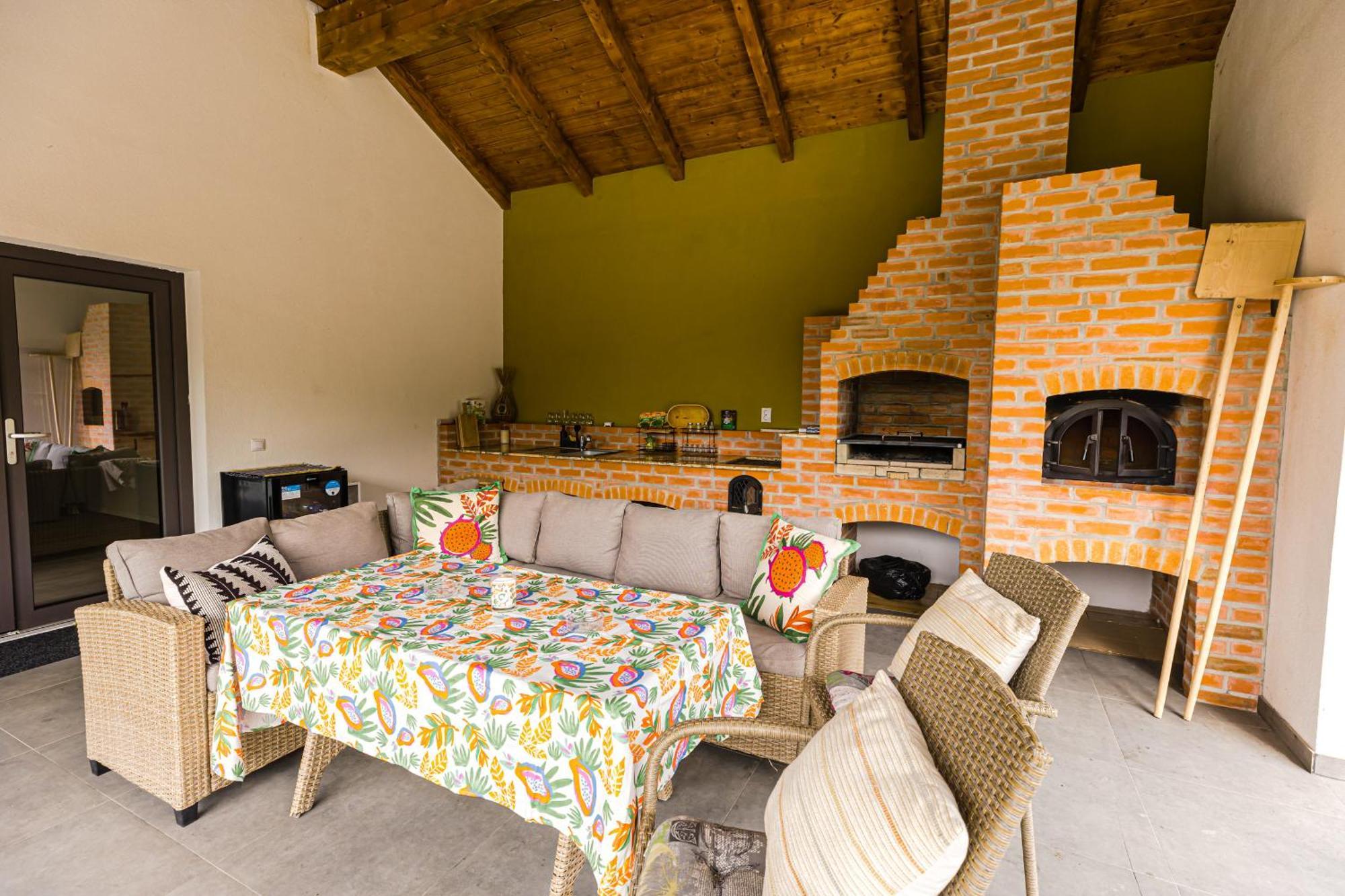 Ioanaguesthouse Turda Bagian luar foto