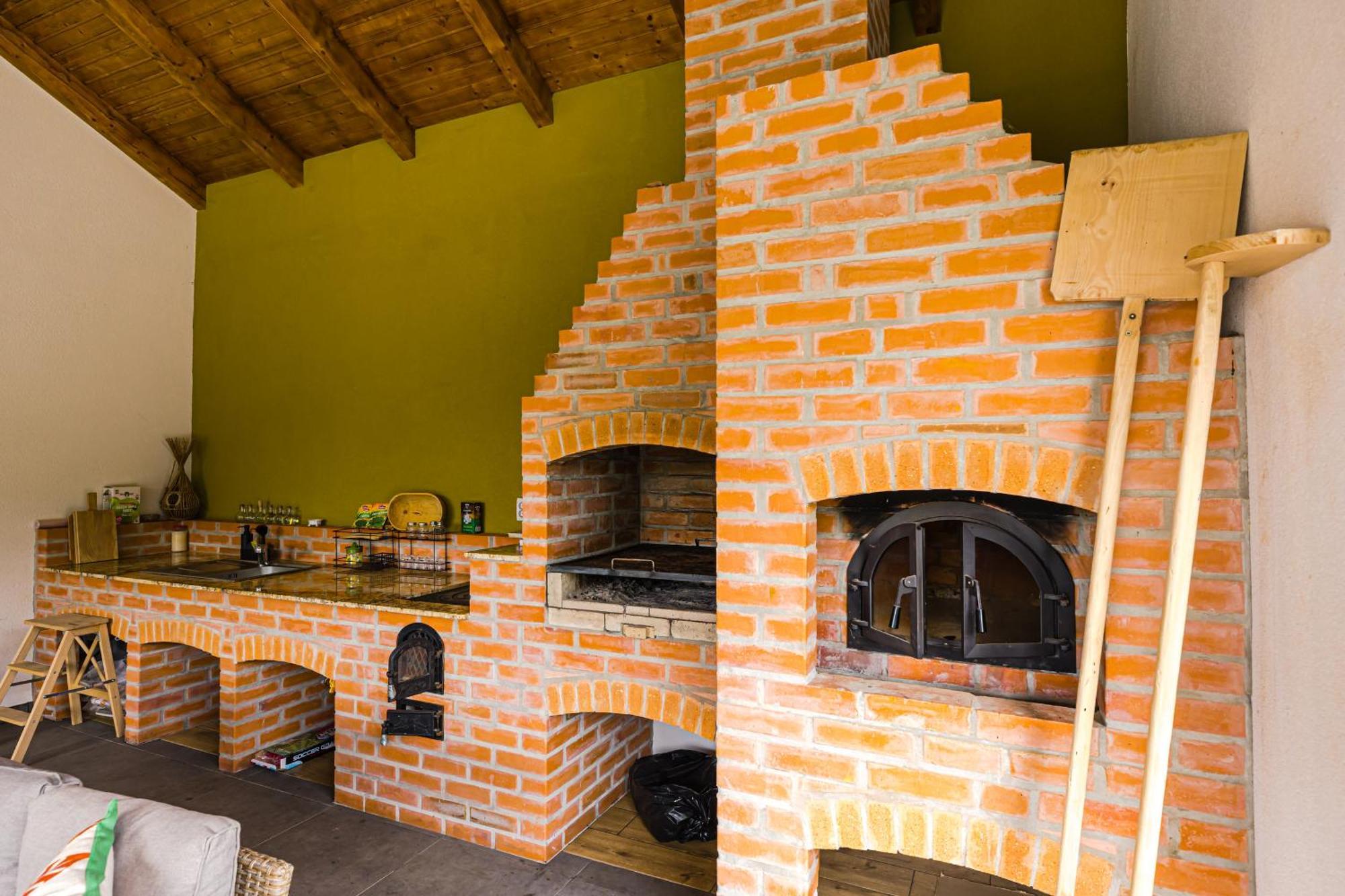 Ioanaguesthouse Turda Bagian luar foto
