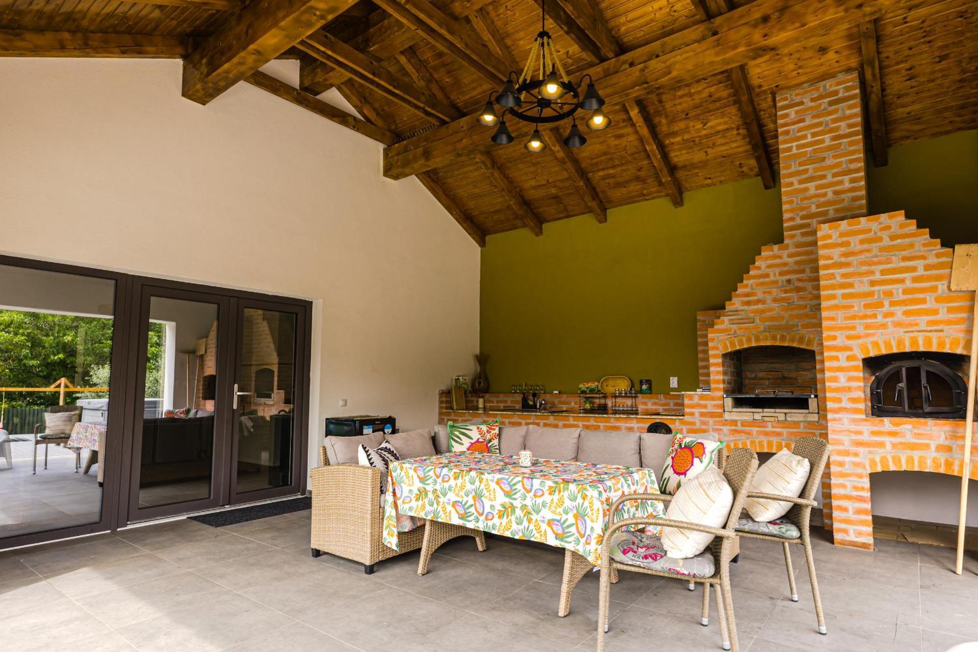 Ioanaguesthouse Turda Bagian luar foto